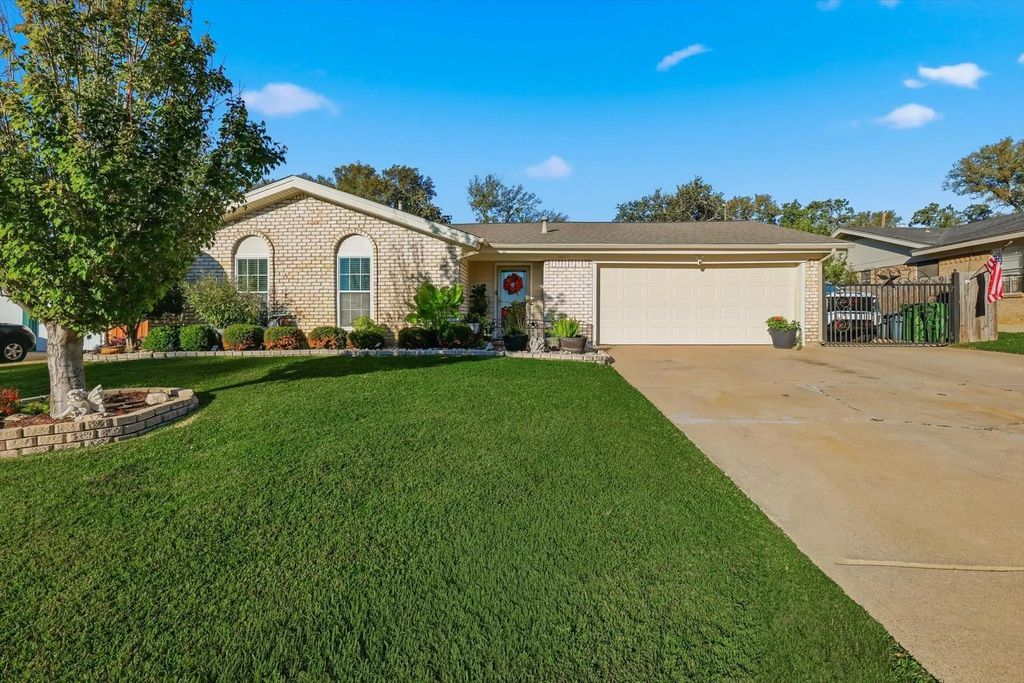 6971 Cox Lane, North Richland Hills