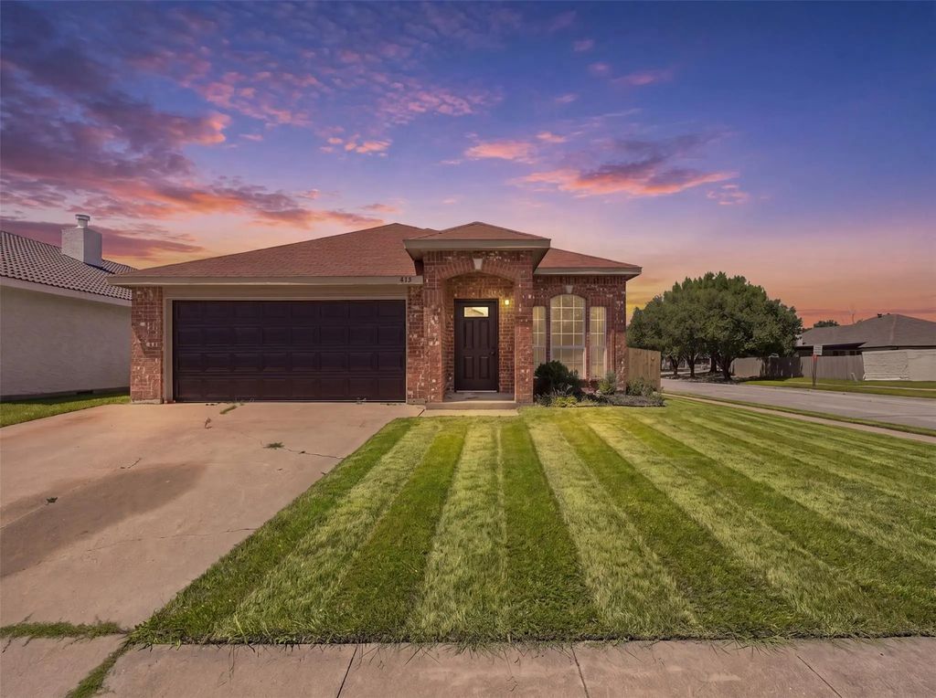 415 Cross Cut Drive, Arlington