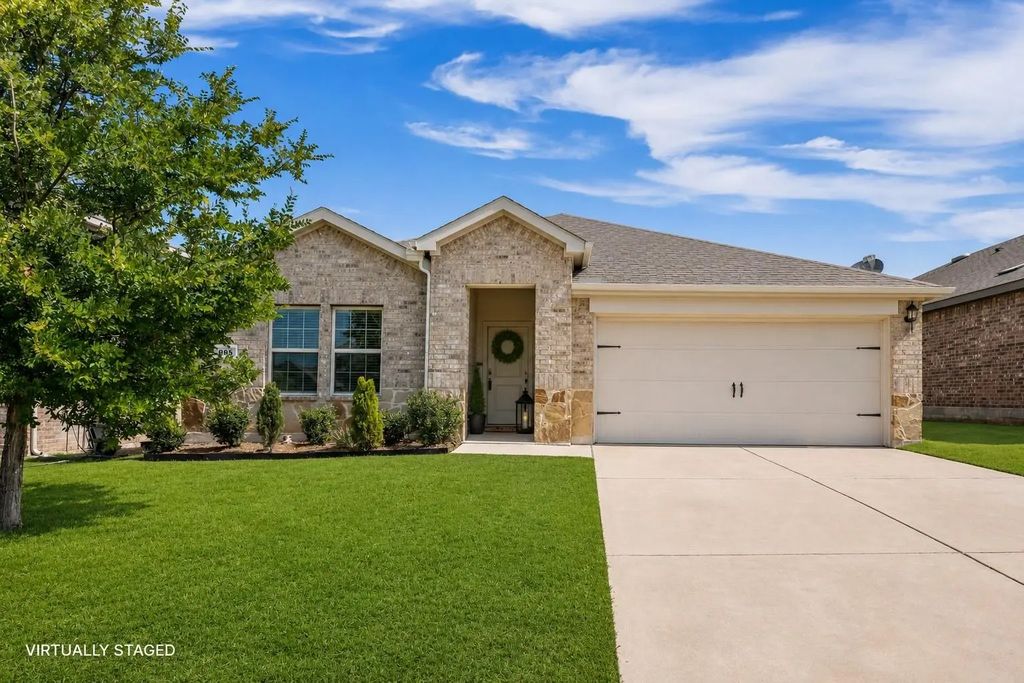 965 Fueller Drive, Aubrey
