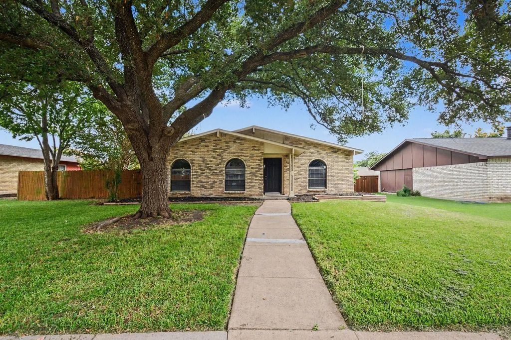 1840 Cumberland Trail, Plano