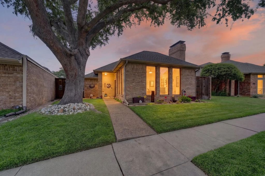 806 Oakway Court, Richardson