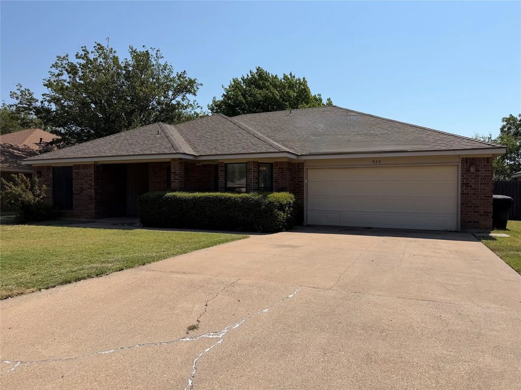 925 Reeves Street, Abilene