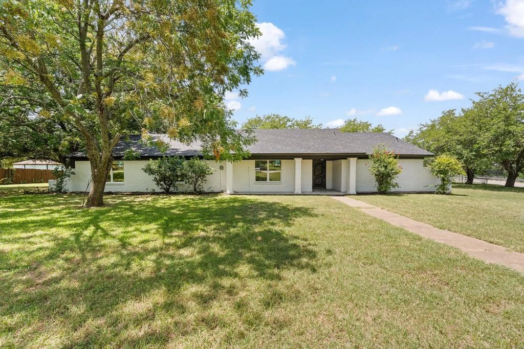 202 Roaring Springs Drive, Joshua