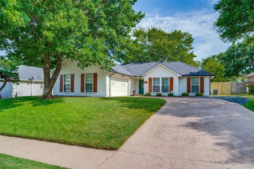 8201 Christie Drive, Frisco