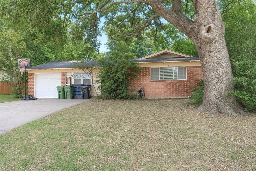 505 Lynda Lane, Arlington
