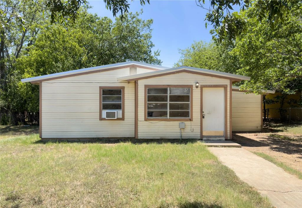 401 Long Drive, Mineral Wells