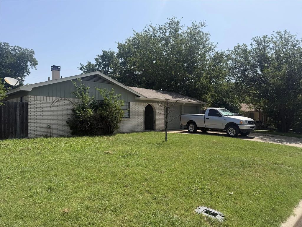 502 Nancy Drive, Glen Rose