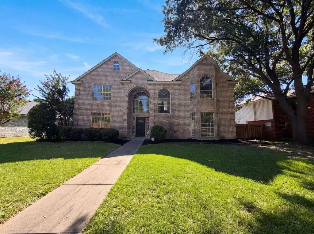 905 Ridgemont Drive, Allen