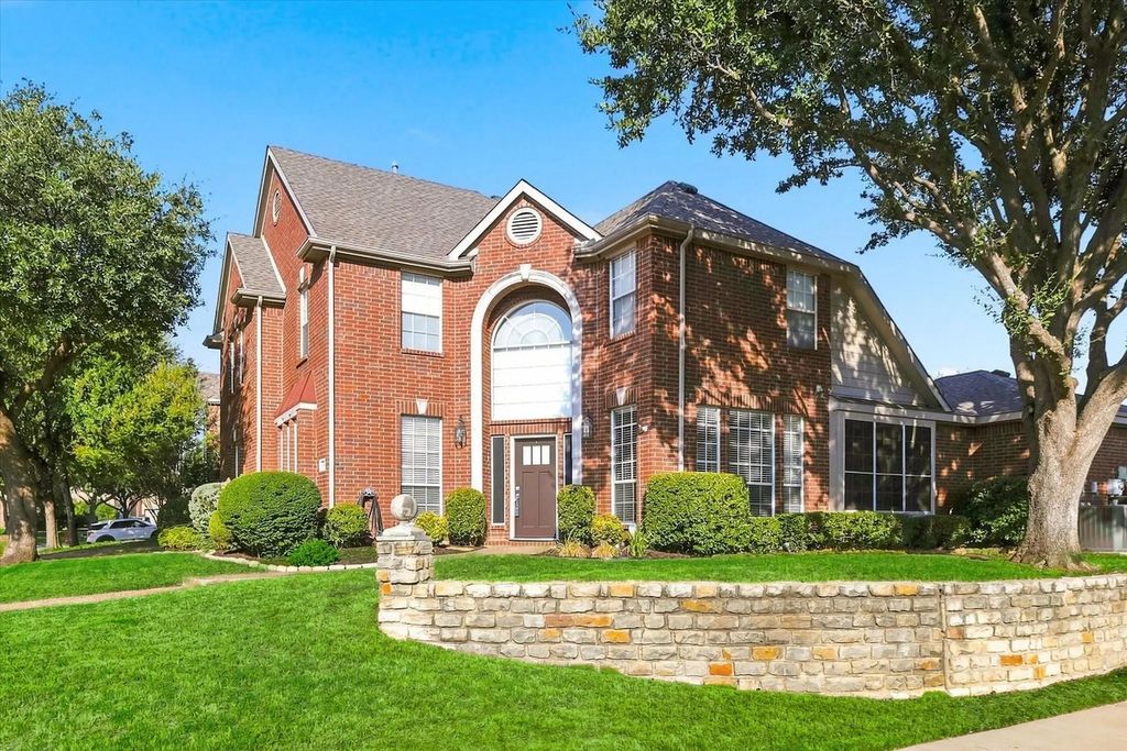 2009 Whitefish Court, Denton