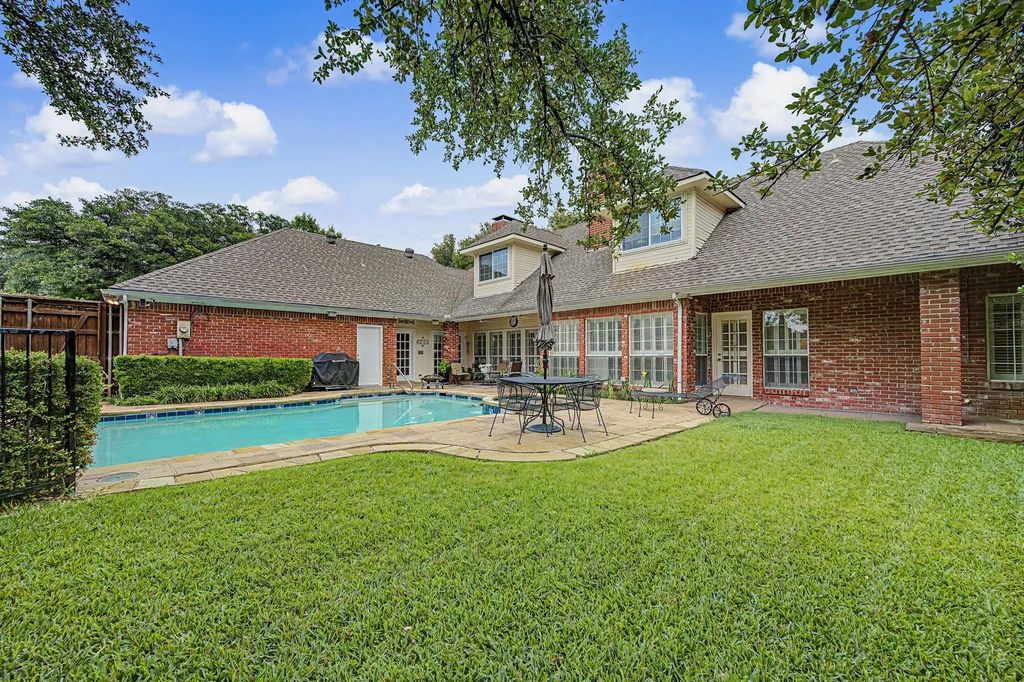 5831 London Lane, Dallas