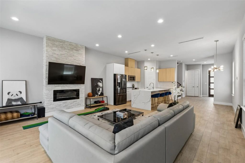 2603 Crossman Avenue, Dallas