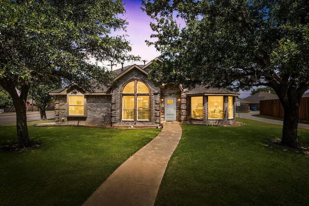 3401 Locust Street, Rowlett