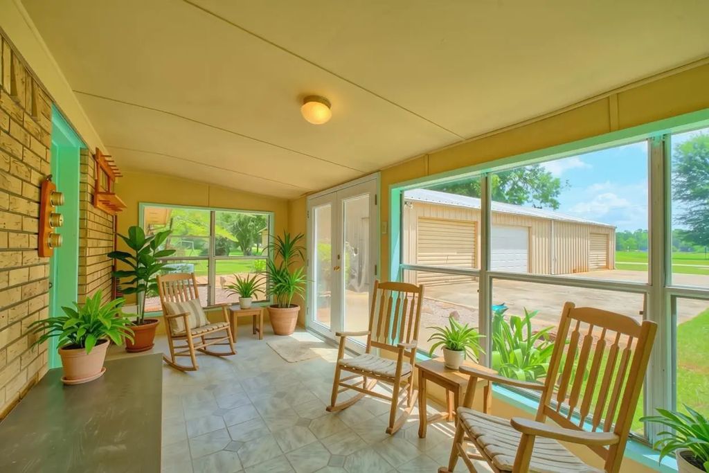 731 Pecan Estates Loop, Hemphill