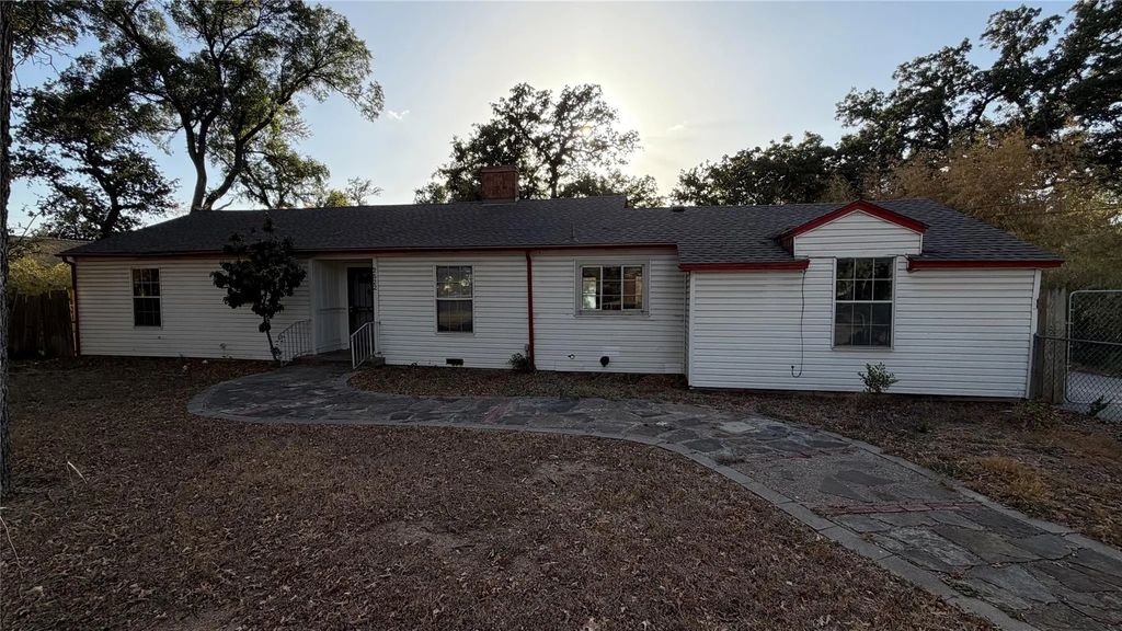 2522 N Hughes Avenue, Fort Worth