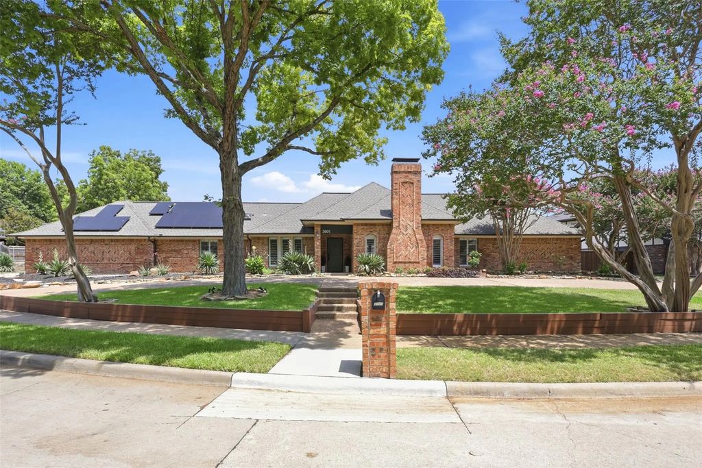 3901 Leon Drive, Plano