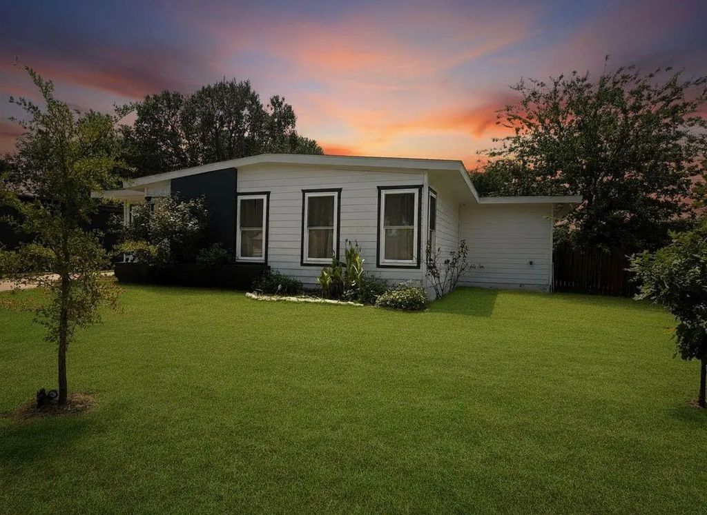 2402 Norwood Drive, Dallas