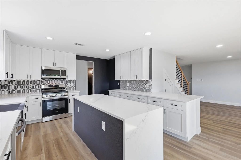 5644 Meadows Way, North Richland Hills