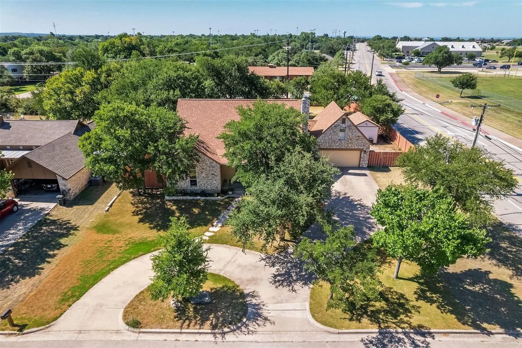102 Tiffany Trail, Weatherford