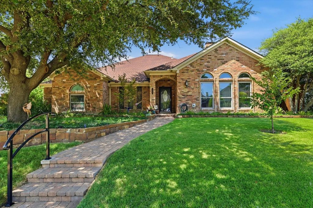 1529 Huron Trail, Plano
