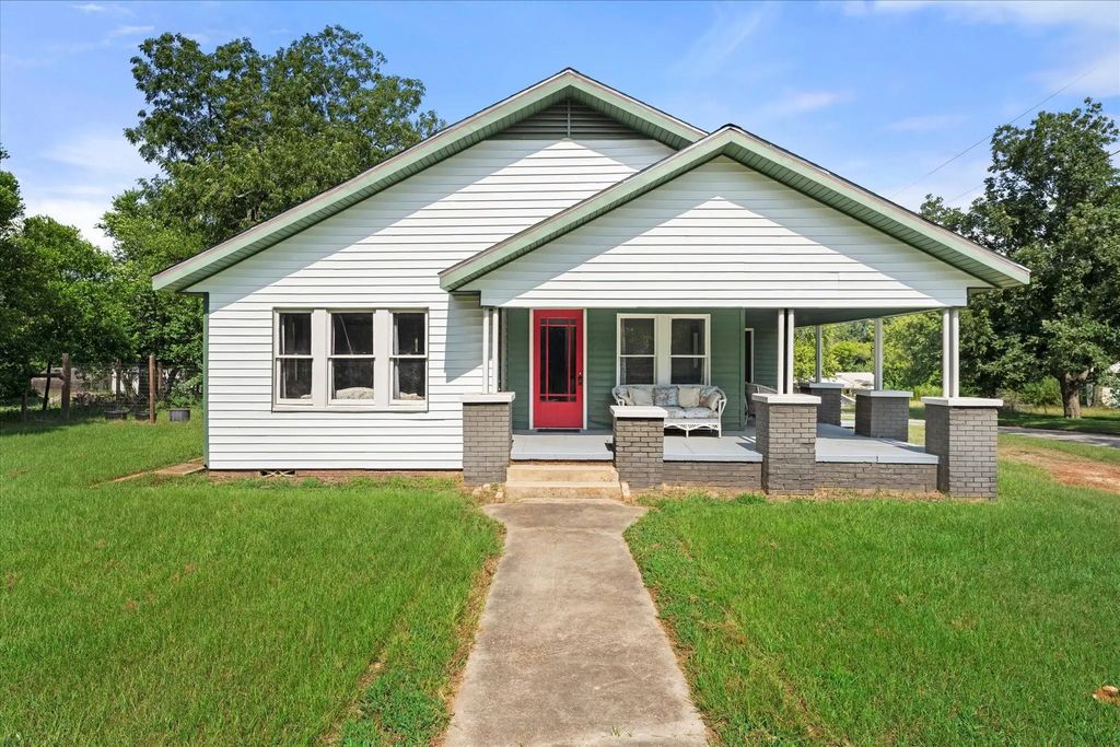 402 N Market Street, Grapeland