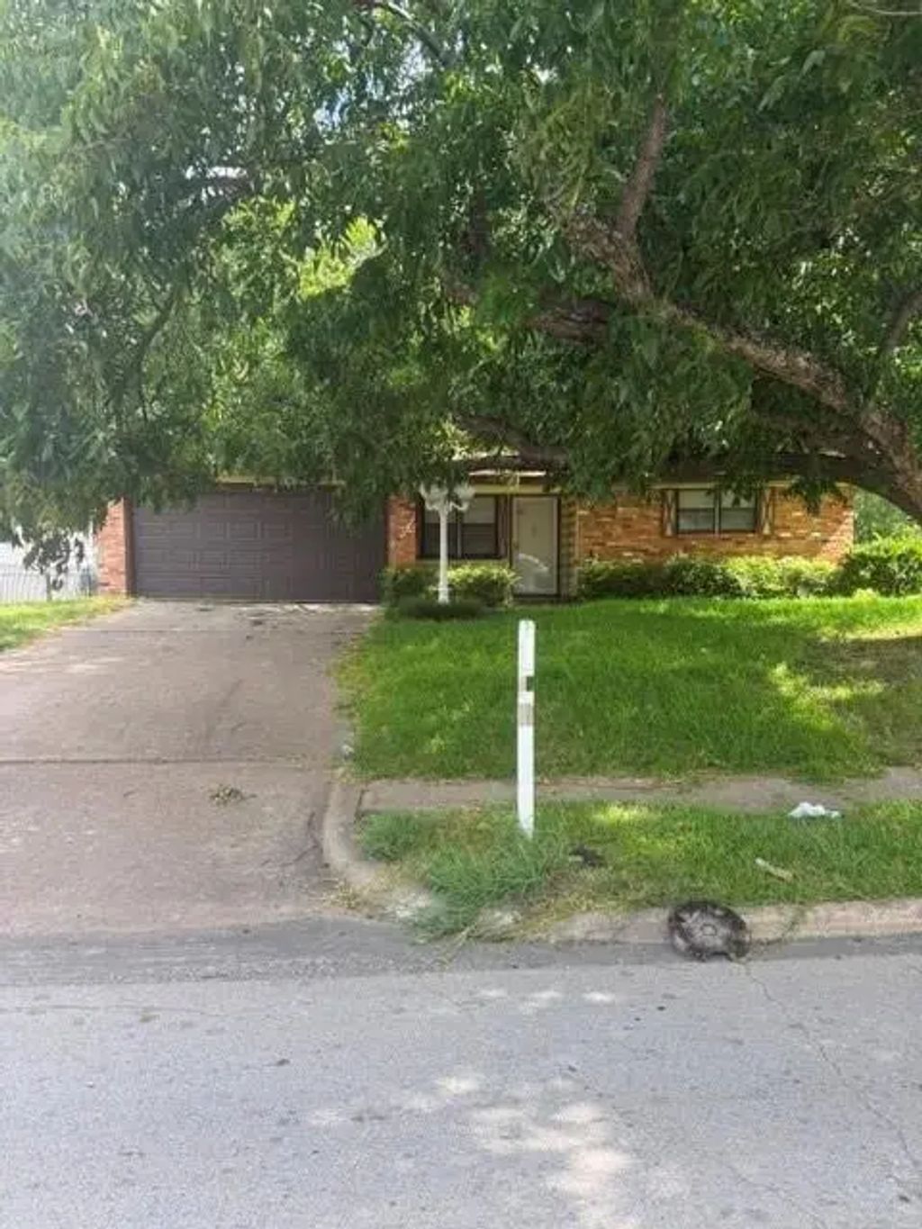 1305 W Bruton Road, Mesquite