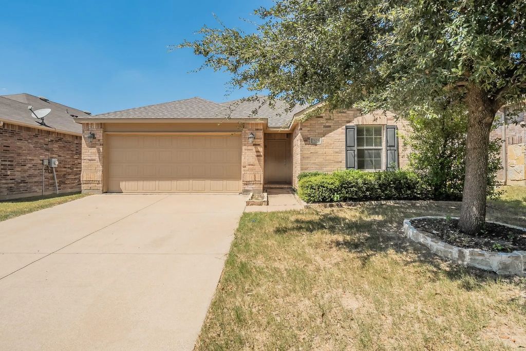 7525 Berrenda Drive, Fort Worth