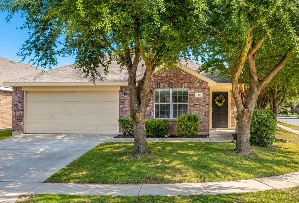 1441 Mountain Air Trail, Fort Worth