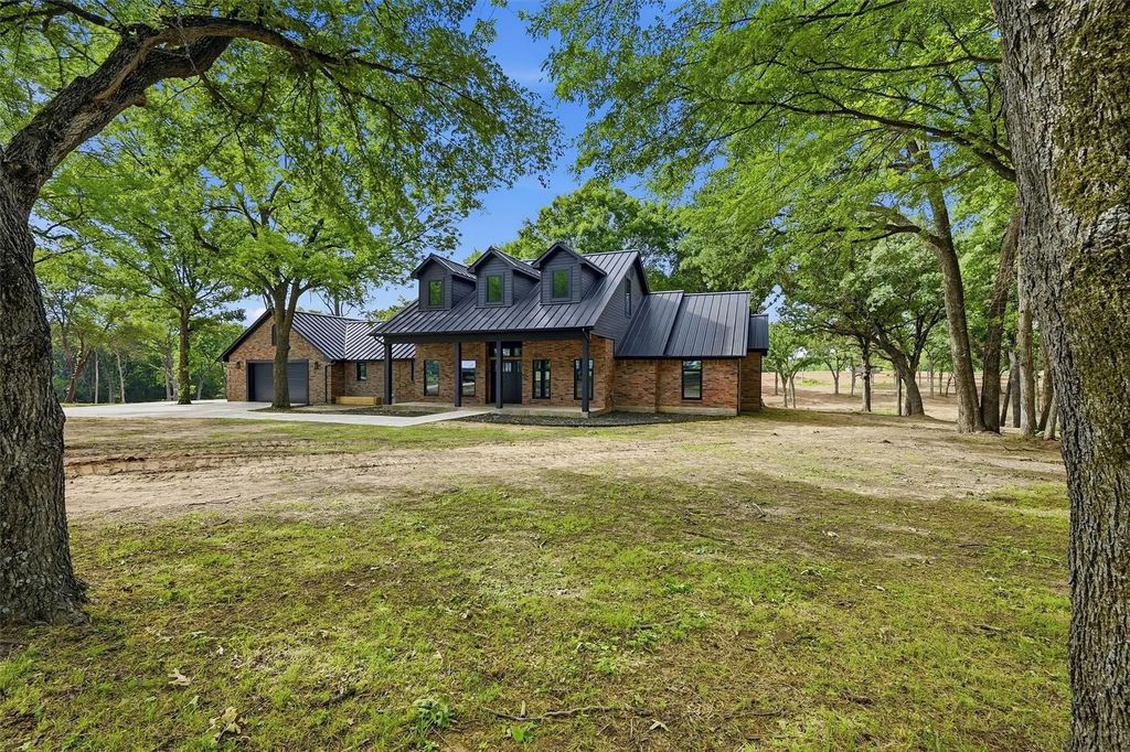 410 Arkansas Road, Sadler