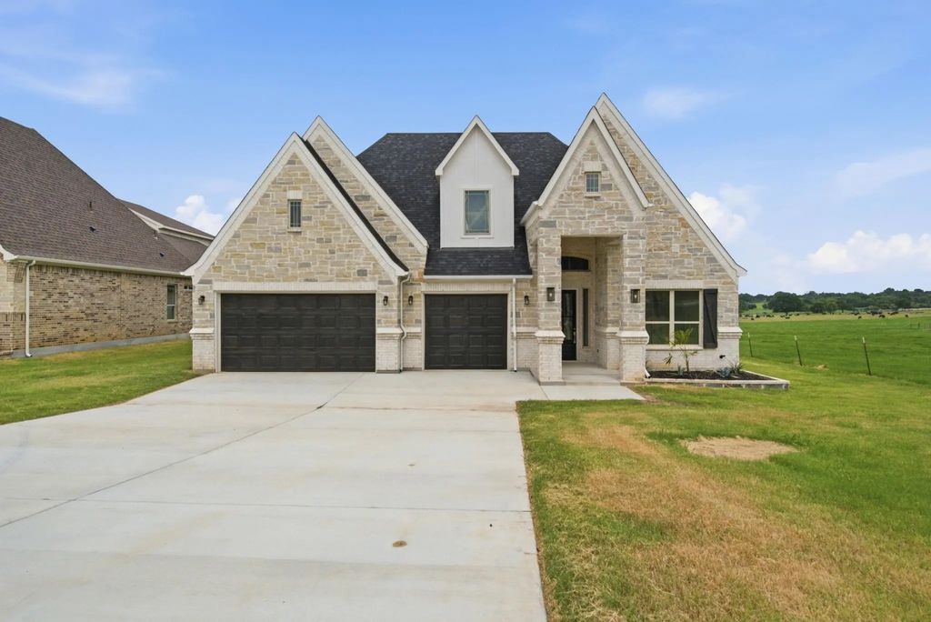672 Jennings Lane, Azle