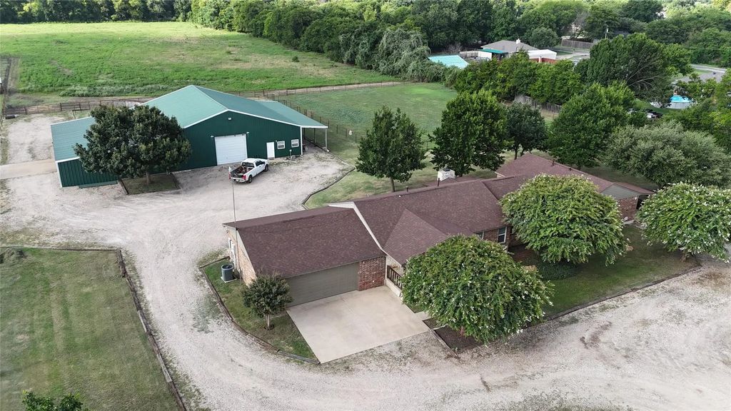 1003 Ovilla Road, Red Oak