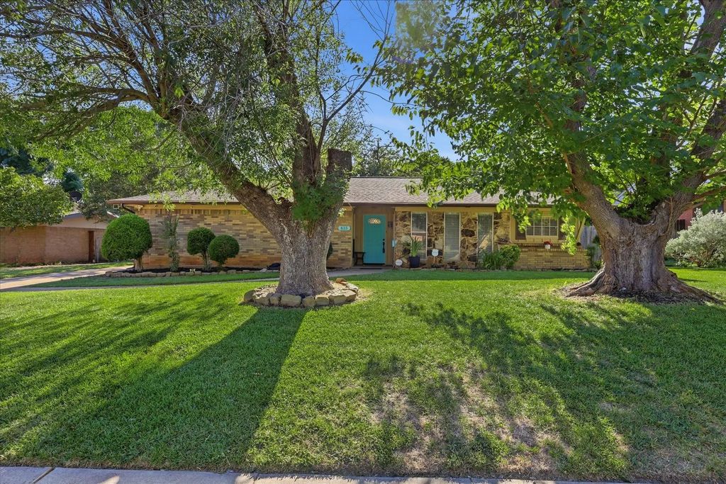 615 Misty Glen Drive, DeSoto