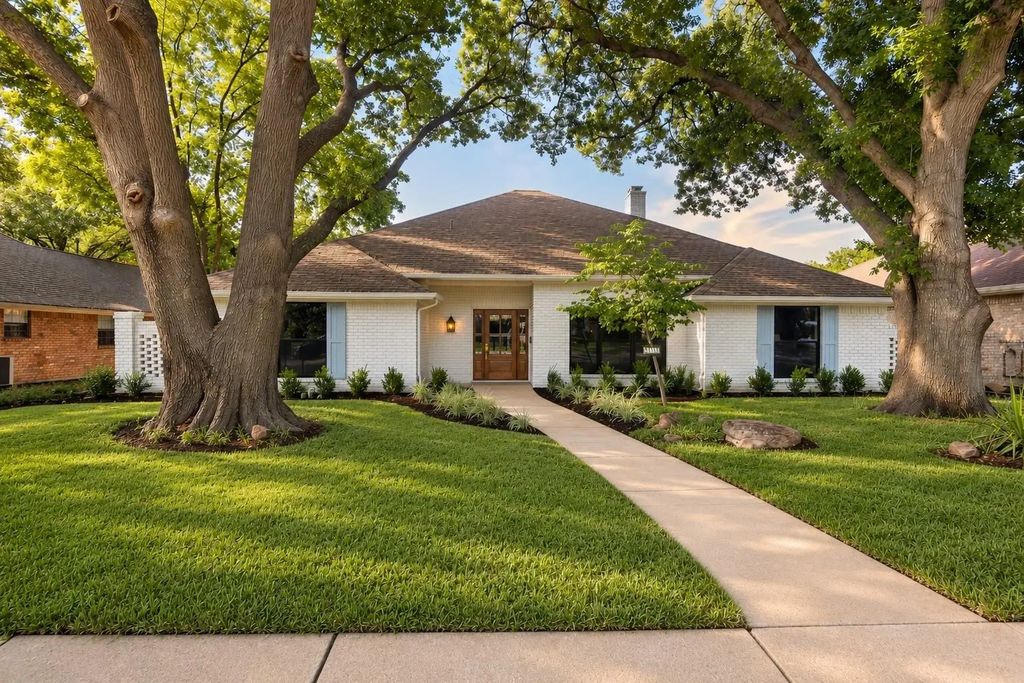 9228 Windy Crest Drive, Dallas