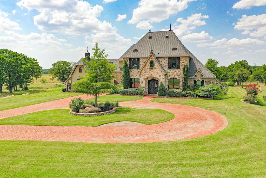 354 Ballpark Way, Jacksboro