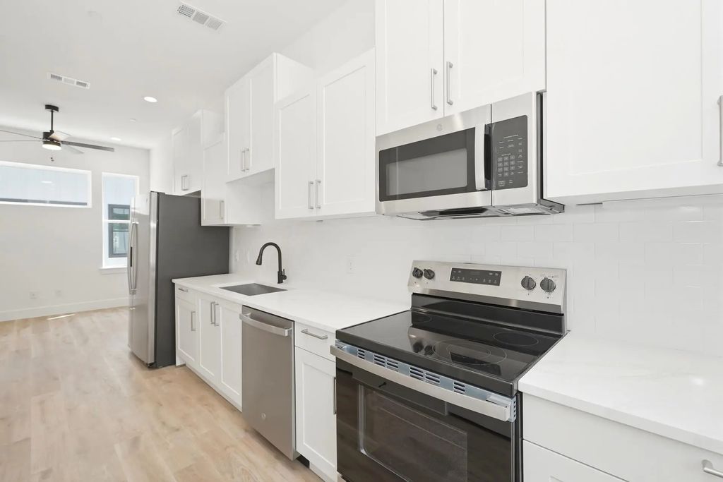 2226 Shea Road 102, Dallas