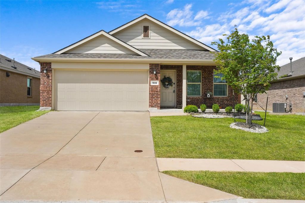 1606 Deerchase Drive, Anna