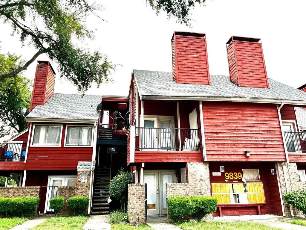9839 Walnut Street 305, Dallas