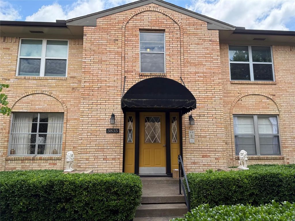 5835 Sandhurst Lane D, Dallas