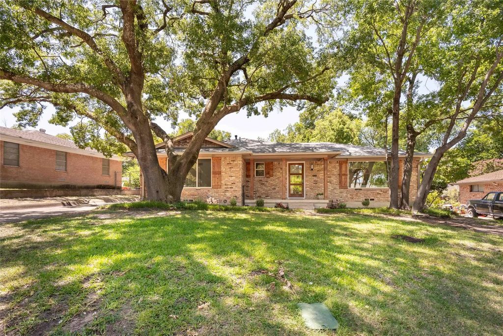8540 Bretshire Drive, Dallas