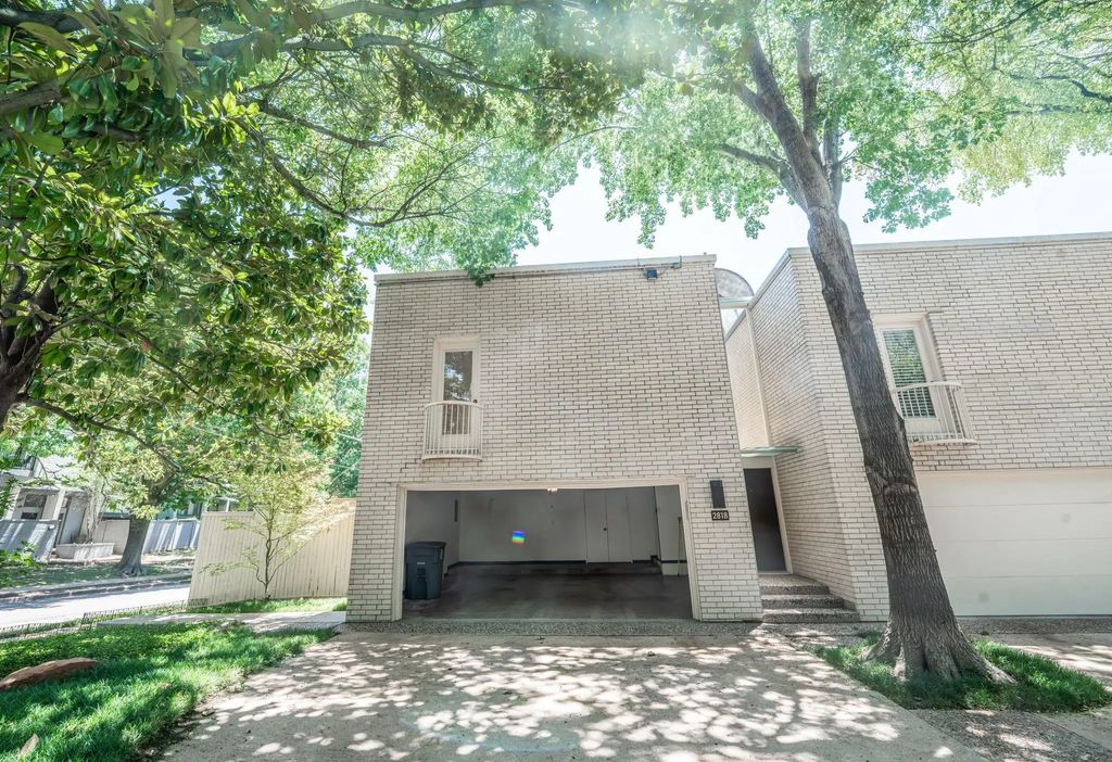 2818 Welborn Drive 9, Dallas