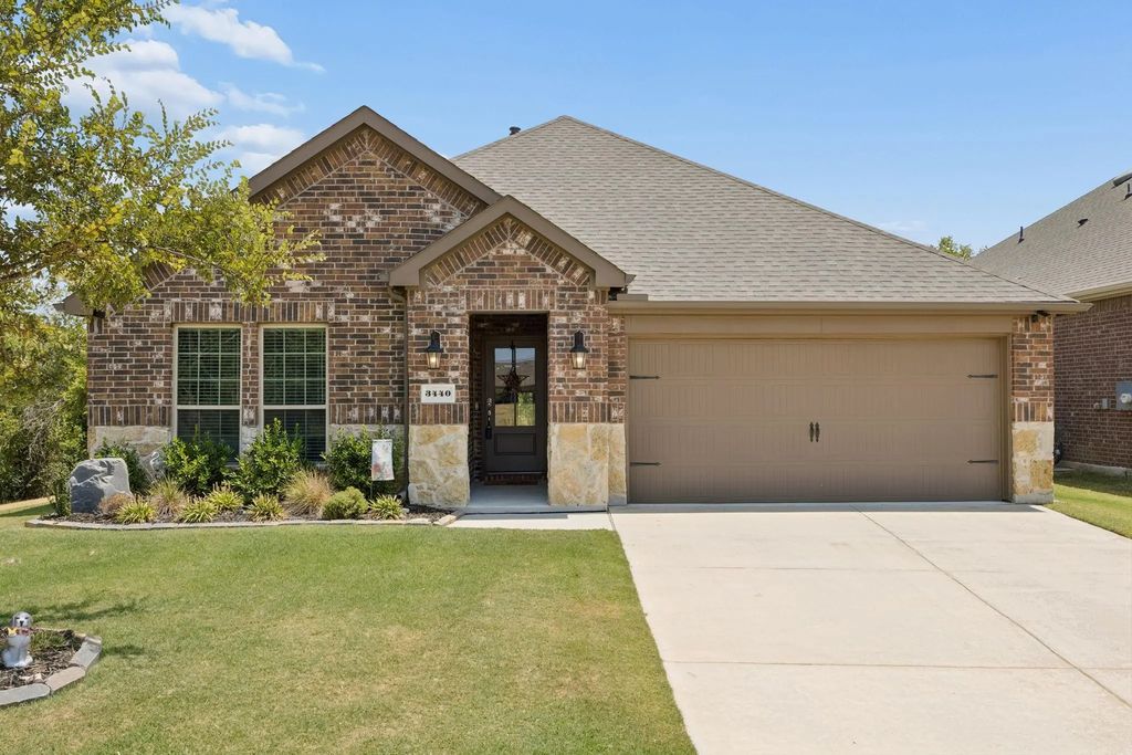 3440 Brady Starr Drive, Aubrey