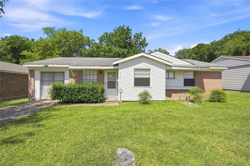 647 Power Drive, Duncanville