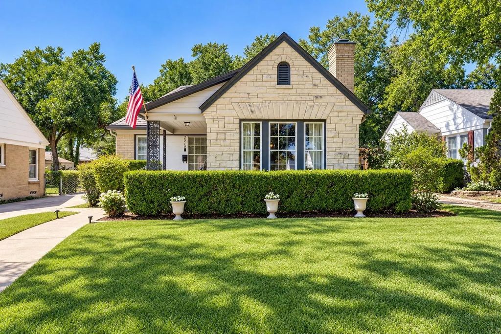 2518 Marvin Avenue, Dallas