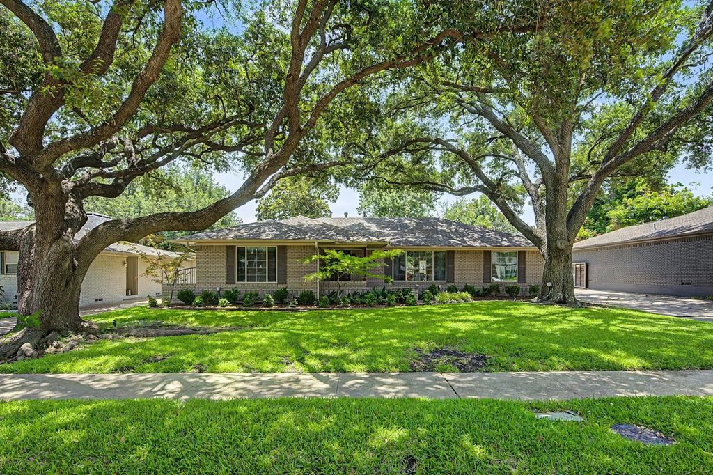 6238 Crestmont Drive, Dallas