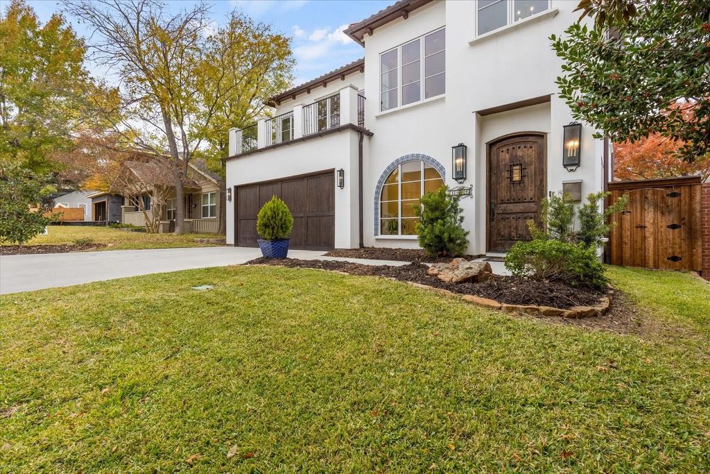 3904 W 5th Street, Fort Worth