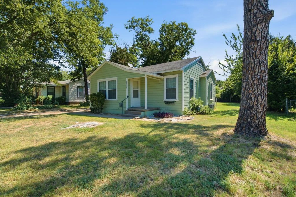1310 Oliver Street, Weatherford