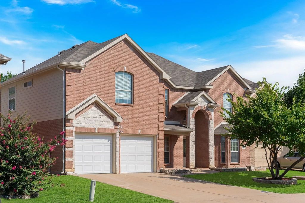5207 W Cove Way, Grand Prairie