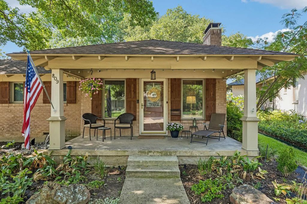 809 Brookhurst Drive, Dallas