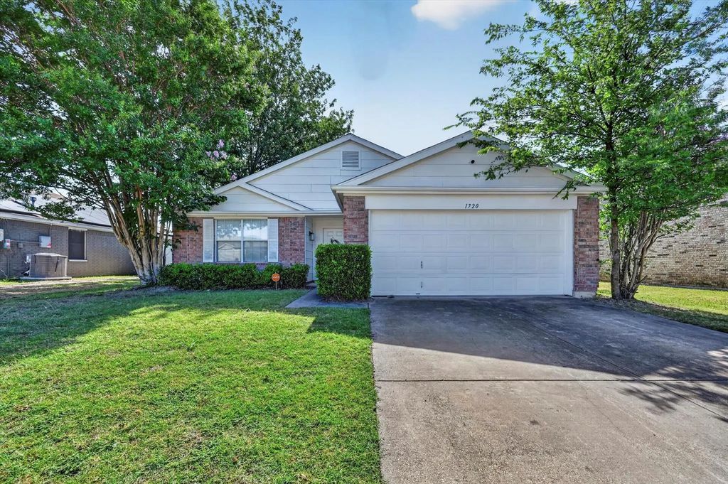 1720 Dartmouth Drive, Glenn Heights