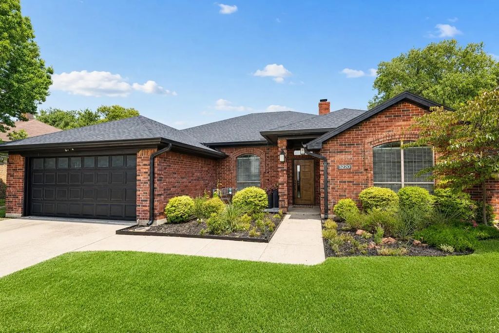 3220 Timber View Circle, Bedford