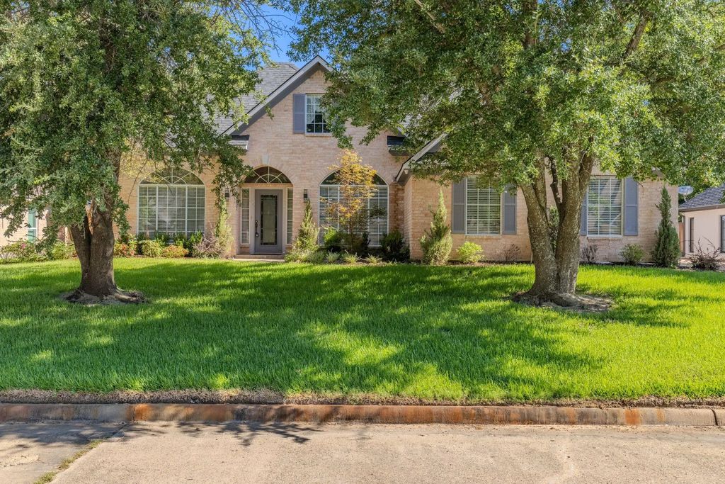 305 Kelli Circle, Sulphur Springs